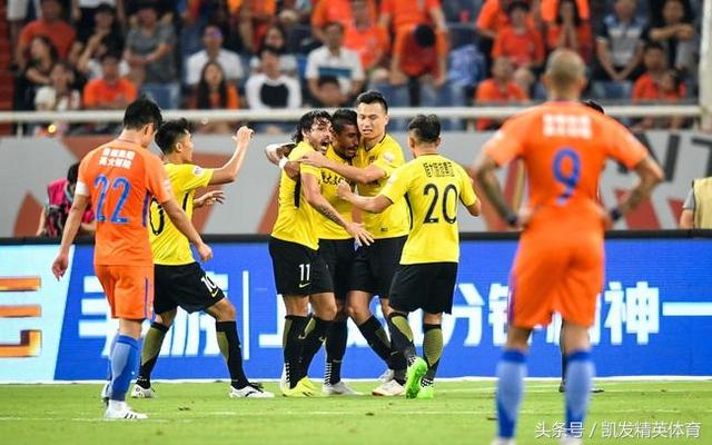  那不勒斯主场大胜攀升积分榜首  