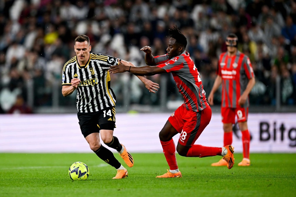  克雷莫内塞保级生死战顽强战平对手